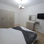 Cozy Apartment Near City Center